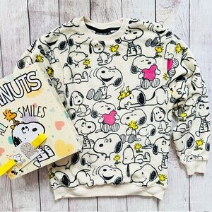 Peanuts Snoopy Womens Plush Graphic Sweatshirt NEW